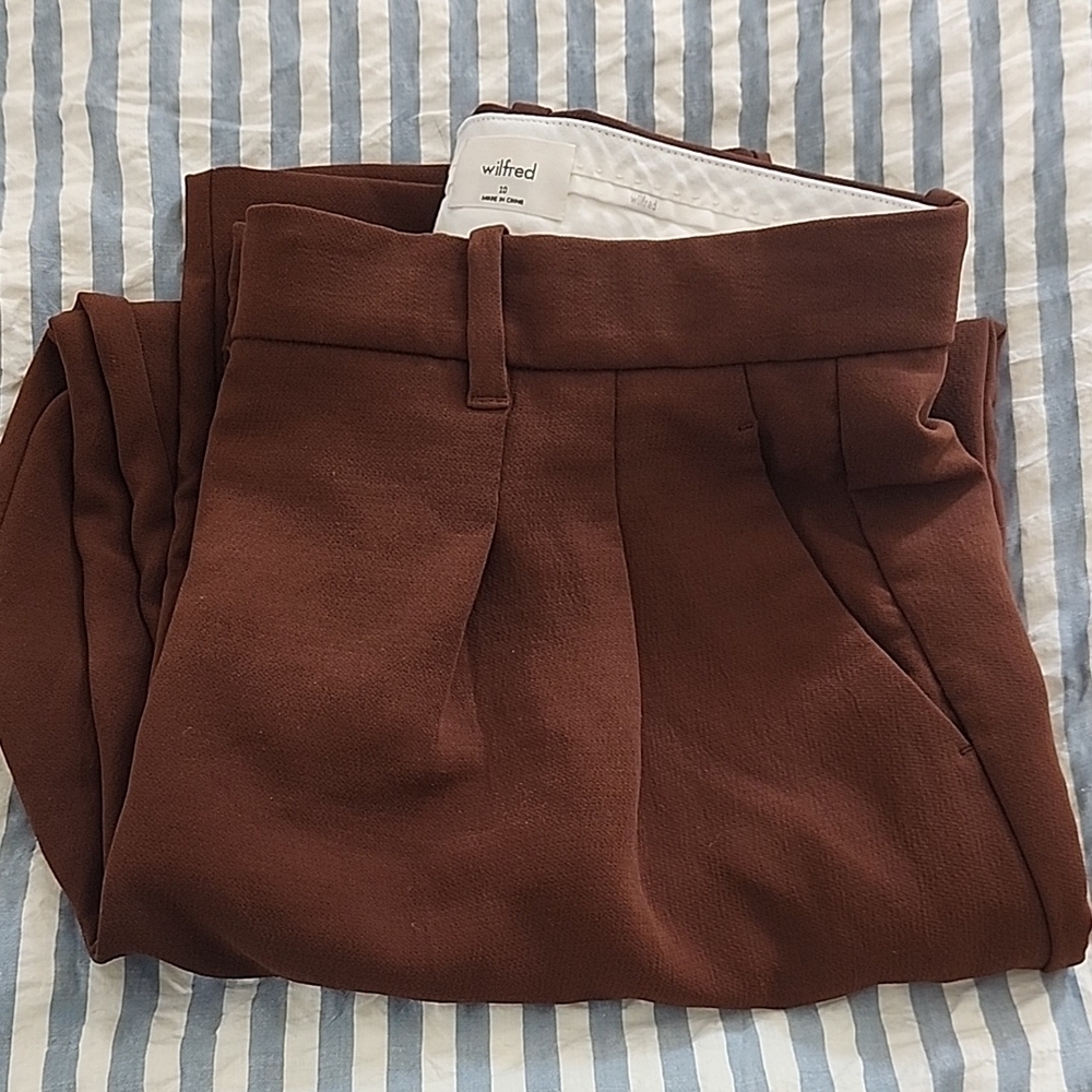 Aritzia Brown Straight Leg Pants